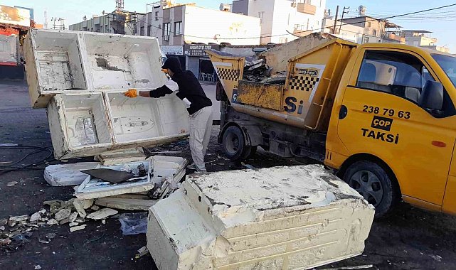Akdeniz'in sokakları mobilya ve hurda atıklardan arındırılıyor