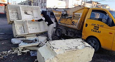 Akdeniz'in sokakları mobilya ve hurda atıklardan arındırılıyor