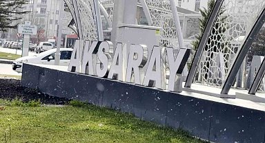 Aksaray merkeze mevsimin ilk karı yağdı
