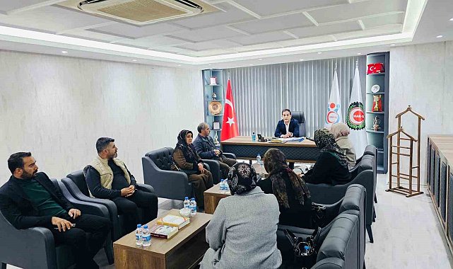 Aküzüm, kadın çalışanları ağırladı