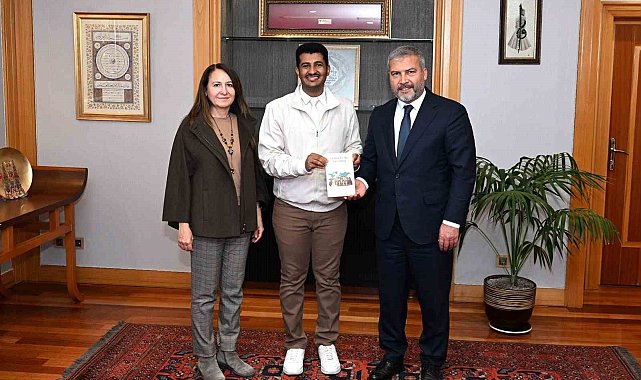 Anadolu Üniversitesi uluslararası öğrencisi 9'ncu Uluslararası Öğrenciler Kongresi'nden ödülle döndü