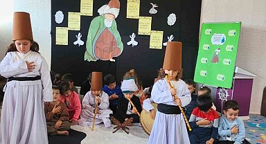 Anamurlu minikler Mevlana'yı andı