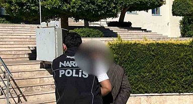 Aranan 2 şahıs yakalanarak cezaevine teslim edildi