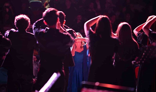 Ayvalık'ta müzik ve dayanışmayla özel konser