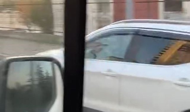 Başakşehir'de bisiklet yoluna giren sürücüler tepki çekti