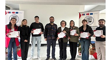 Bin kişiye ev pansiyonculuğunu öğrenerek sertifika aldı