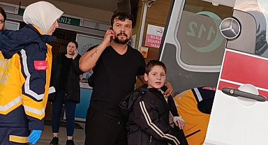 Bursa'da nacakla oynayan çocuğun parmağı kopma noktasına geldi