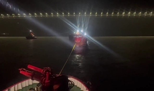 Çanakkale Boğazı'ndan geçen genel kargo gemisi makine arızası yaptı