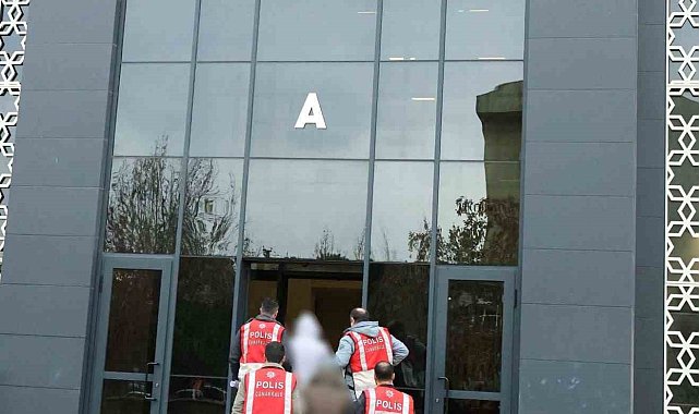 Çanakkale'de kuyumcuyu soymaya kalkışan 2 şüpheli tutuklandı