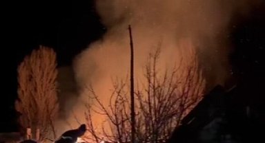 Çankırı'da köyde çıkan yangında iki ev küle döndü