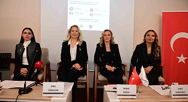 Cumhuriyetin Eğitimci İlk Kadın Milletvekilleri Osmangazi'de Konuşuldu