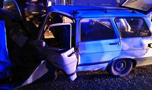 Direksiyon hakimiyeti kaybolan araç yoldan çıktı 4 yaralı