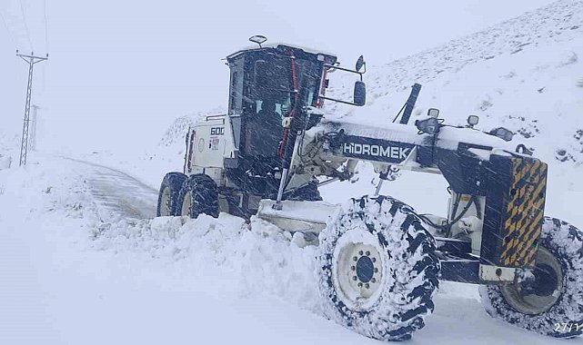 Elazığ'da 423 köy yolu ulaşıma kapandı, ekiplerin çalışması sürüyor