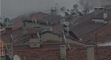 Elazığ'da metruk binada yangın