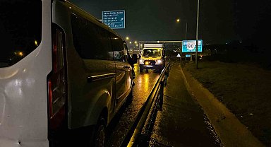 Eyüpsultan'da yağış nedeniyle 7 araç birbirine girdi: 2 yaralı