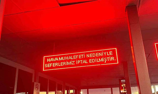 Fırtına nedeniyle Adalar'da vapur seferi durdu