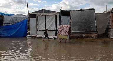 Gazze'yi vuran fırtınada 12 kişi hayatını kaybetti, 27 binden fazla çadır hasar gördü