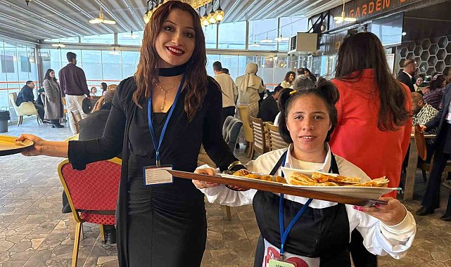 Iğdır'da özel gereksinimli bireyler bir günlüğüne kafe işletti