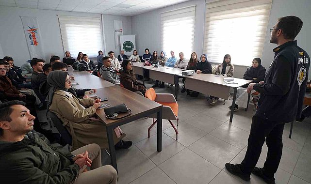 Kahramanmaraş'ta 'Pusula Maraş'tan farkındalık semineri