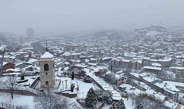 Kastamonu beyaza büründü: Kent merkezinde ortaya kartpostallık görüntüler çıktı