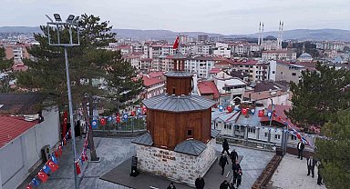 Kaybolan tarihi saat kulesi yeniden inşa edildi