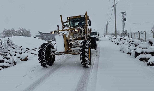 Kırsal mahallelerde 572 kilometre yol ulaşıma açıldı