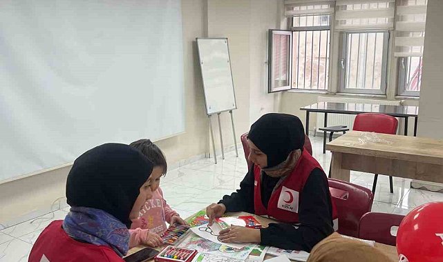 Kızılay, Diyarbakır'da otizmli çocukları ve ailelerini ağırladı