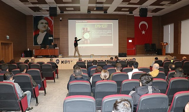 Kütahya'da emniyet personeline, "İntihar saldırılarının tespiti ve alınacak önlemler" konulu seminer