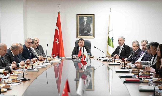 Osmangazi Belediyesi'nde yıl sonu değerlendirme toplantısı gerçekleştirildi