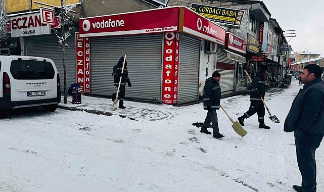 Patnos Belediyesi'nden karla mücadelede yoğun mesai