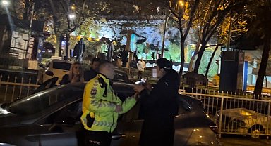 Polislerin sabır sınavı: 1.96 promil alkollü sürücü uygulama noktasını birbirine kattı, polislere hakaret etti