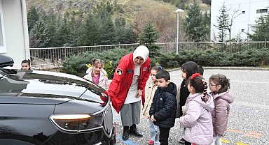 Pursaklar'da Yerli Malı Haftası kapsamında öğrencilere Togg tanıtıldı