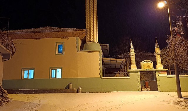 Selendi'ye ilk kar yağdı