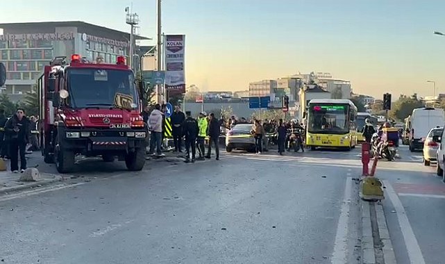 Şişli'de bir araç, kaldırımda yürüyen vatandaşların arasına daldı. Kazada yaralananların olduğu öğrenilirken, olay yerine çok sayıda polis, sağlık ve itfaiye ekipleri sevk edildi. Ekiplerin çalışmaları sürüyor.