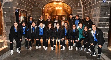 Siverek Belediyesi, Ağrı kadın futbolcularının konaklama masraflarını üstlendi