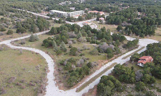 Spil Dağı Milli Parkı'na Türkiye'de ilk "Kıl Çadır Gençlik Kamp Merkezi"