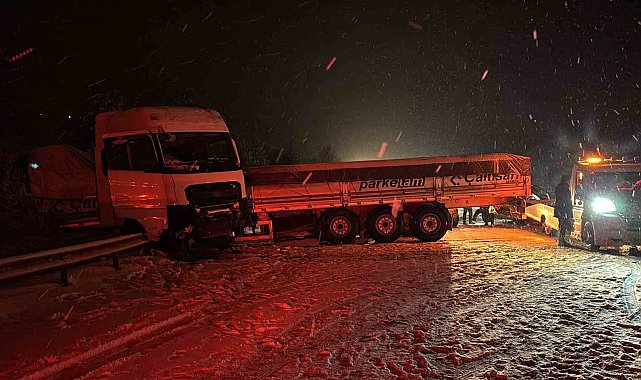 TEM'in Bolu geçişinde ortalık savaş alanına döndü: 7 araç birbirine çarptı