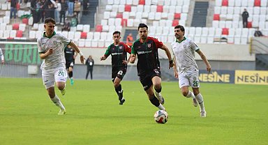 TFF 3. Lig: Karşıyaka: 3 - Bornova 1877: 1