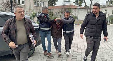 Üvey oğlunu bıçaklayarak öldürdü