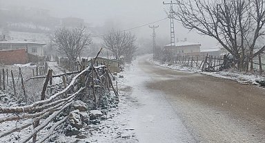 Vezirköprü'de mevsimin ilk kar yağışı