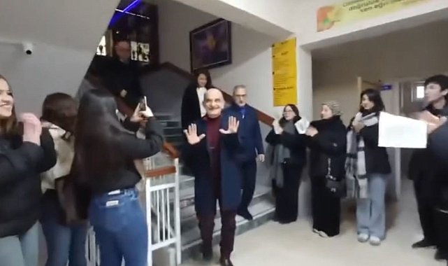40 yıllık eğitimcinin meslek hayatı alkışlarla son buldu