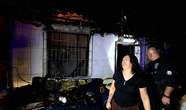 Antalya'da gecekondu yangını: Küle dönen evini görünce gözyaşlarına boğuldu
