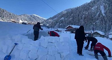 Ayder Yaylası'na yapılan 'iglolar' ilgi çekiyor