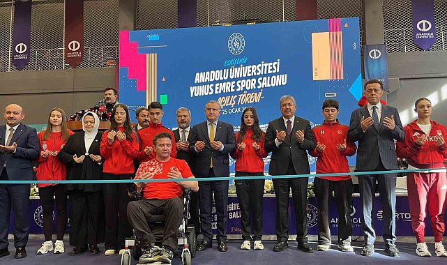 Bakan Bak: "Güçlü Türkiye için Türkiye Yüzyılı'nda gençliğin yüzü olarak, sporun yüzü olarak çalışmaya devam edeceğiz"