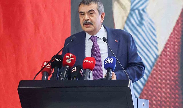 Bakan Tekin: "İstanbul'da asrın hırsızlığı var. Bunu saklamak için karnelerden Atatürk'ün fotoğrafının kaldırdığı yalanına sarılıyorlar"
