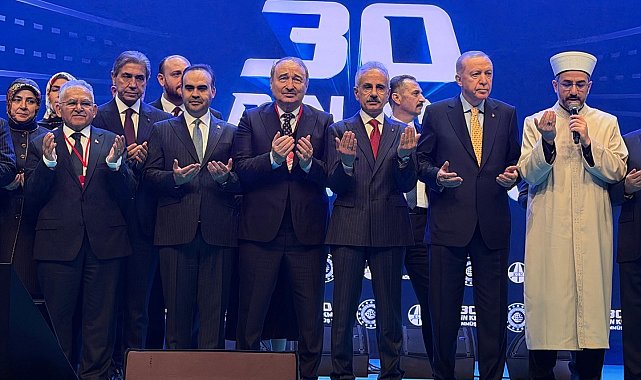 Başkan Büyükkılıç, Cumhurbaşkanı Erdoğan ile 30 Bin km Bölünmüş Yol Töreni'nde görüştü