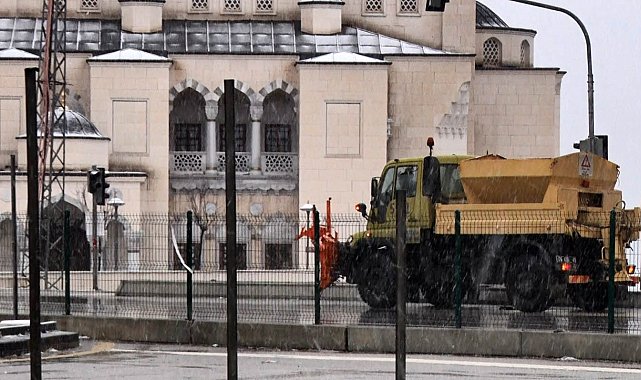 Başkentte kar ve karla karışık yağmur etkili oldu