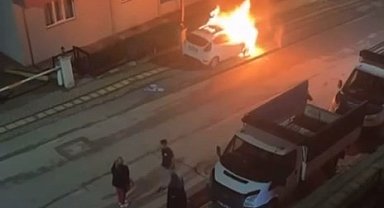 Bursa'da otomobiller alev topuna döndü