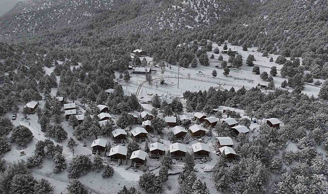 Denizli teleferikte yeni dönem kar manzarasıyla başlıyor