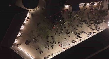 Depremin ardından Habibi Neccar Camii'nde ilk Miraç Kandili'nde eller semaya açıldı